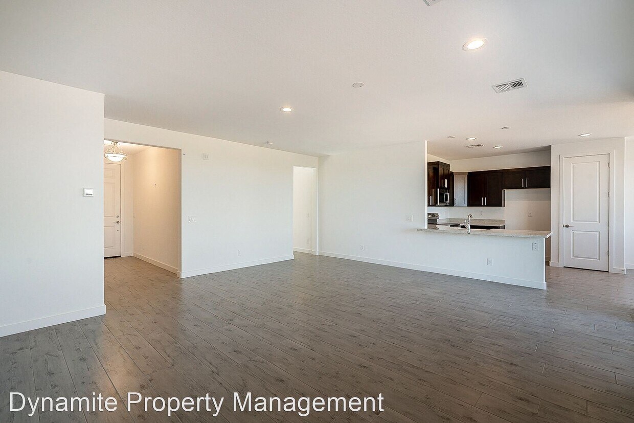 Foto principal - 3 br, 2 bath House - 8102 W Taylor Court