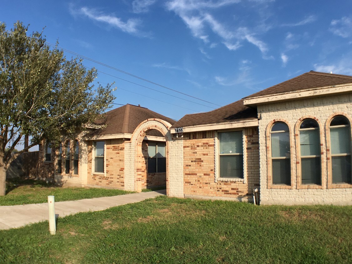 Foto principal - 2123 W Western Dr