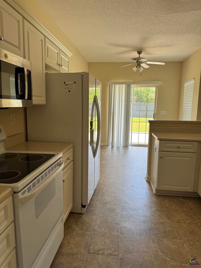 Building Photo - 106 Oldfield Ct