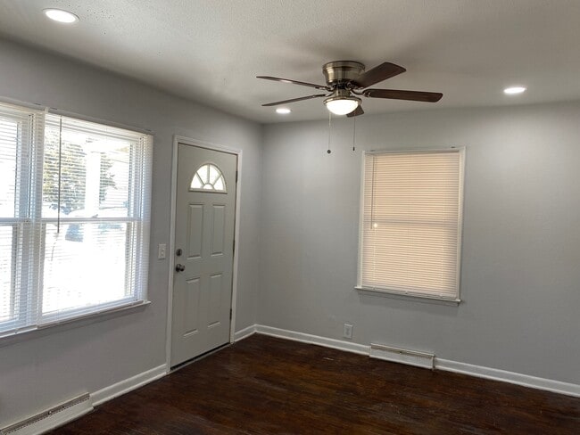 Building Photo - 1405 S Franklin Ave