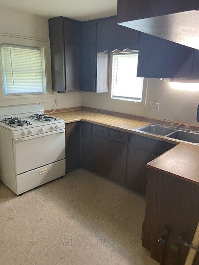 Foto del edificio - 5 bedroom single family home in great Vill...