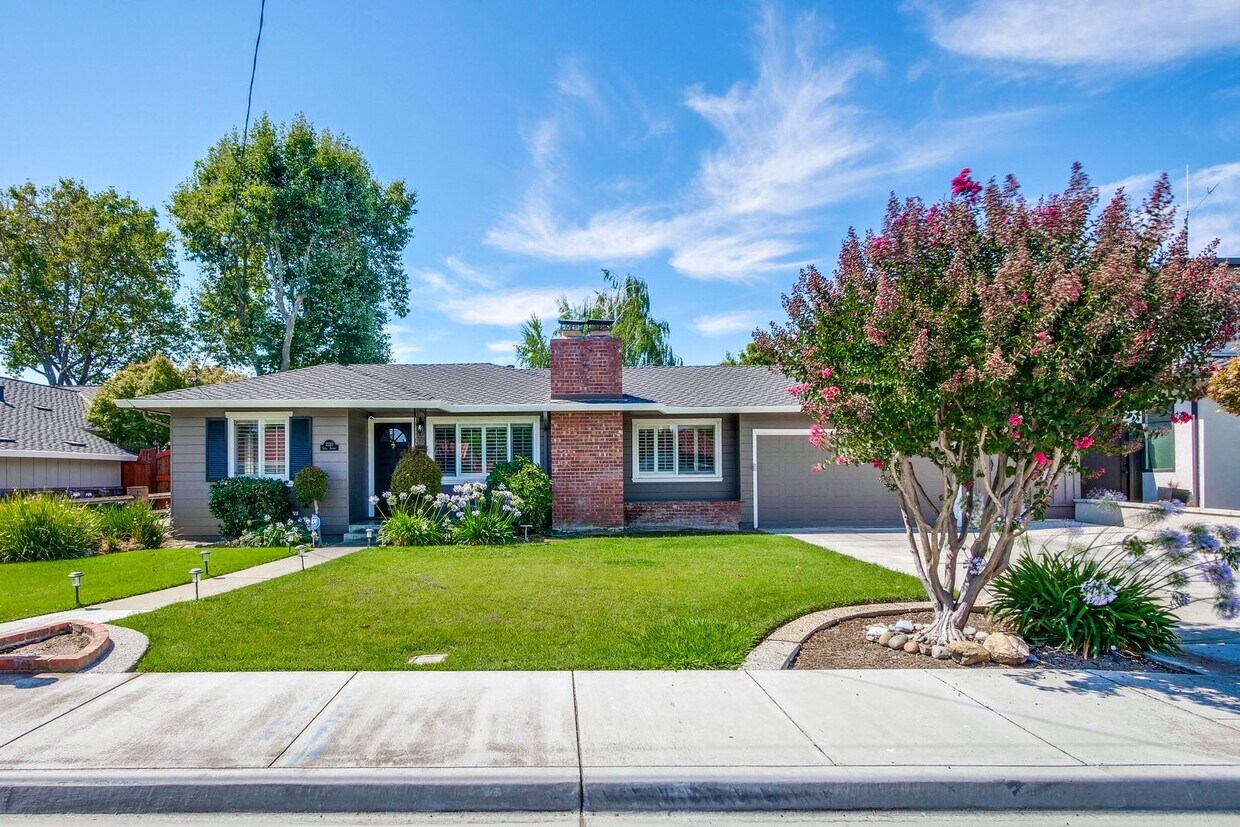 Primary Photo - Showcase Property Off of Stevens Creek - C...