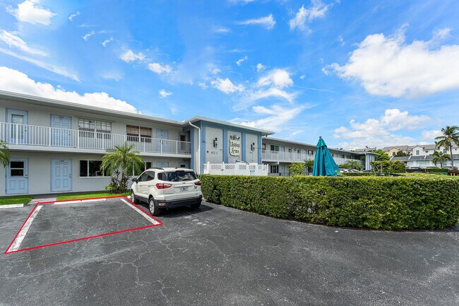 Foto del edificio - 4111 NE 21st Way