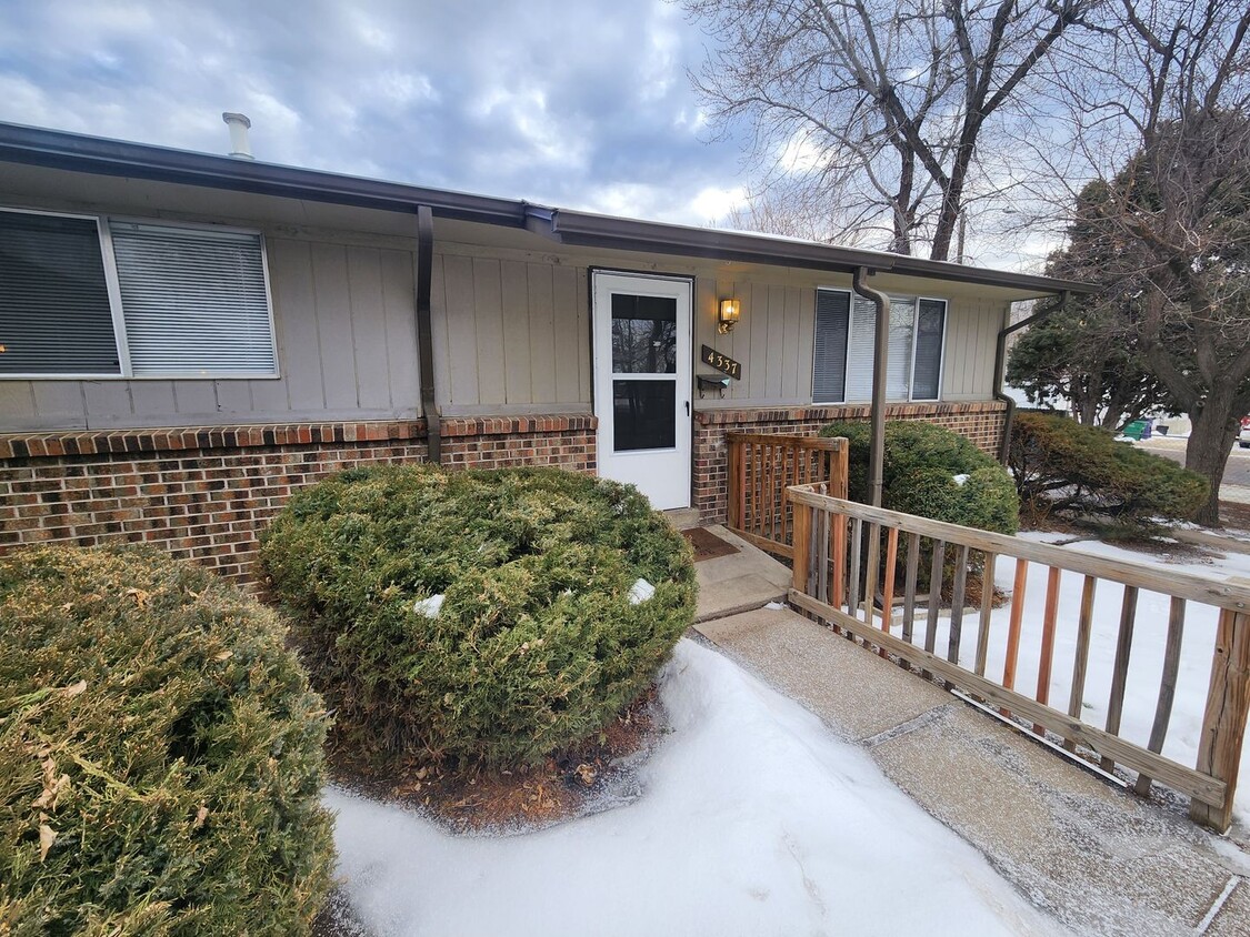 Foto principal - 4337/4339 W. Custer Place