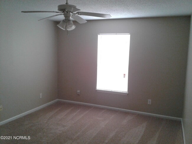 Building Photo - 1500 Hammock Ln