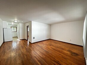 Building Photo - 1218 W Tenth Ave