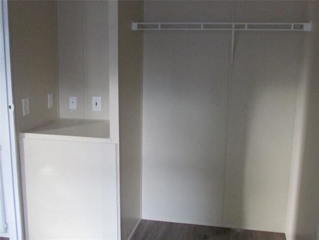 Building Photo - 15190 Paradise Cove Dr