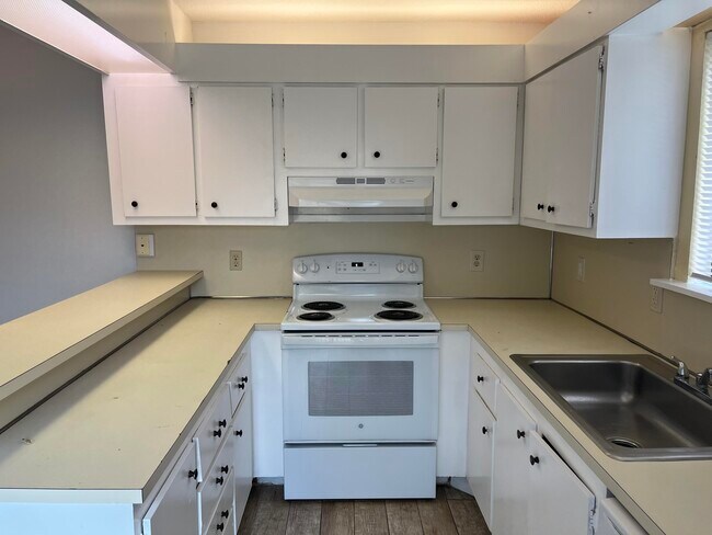 Foto del edificio - 801 Waterview Dr