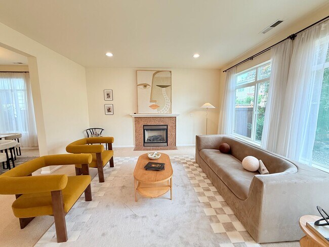 Foto del edificio - For Rent – Bright & Spacious Home with Bonus Room