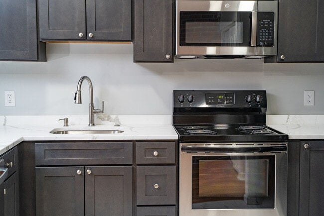 4-3B Kitchen - Kenmore Apartments