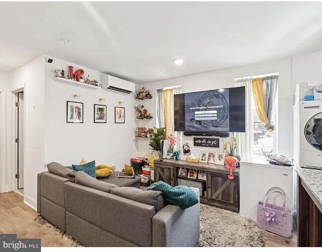 Foto del edificio - 4136 Mantua Ave