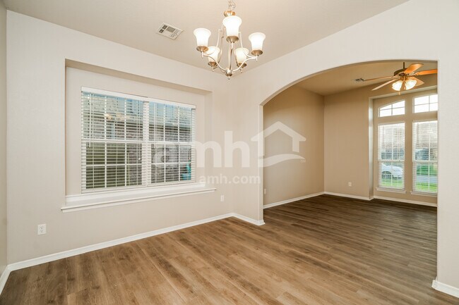 Foto del edificio - 3312 S Willow Ave