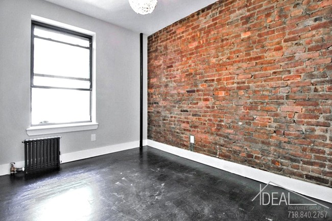 Building Photo - NO FEE Charming 1 Bedroom in Crown Heights