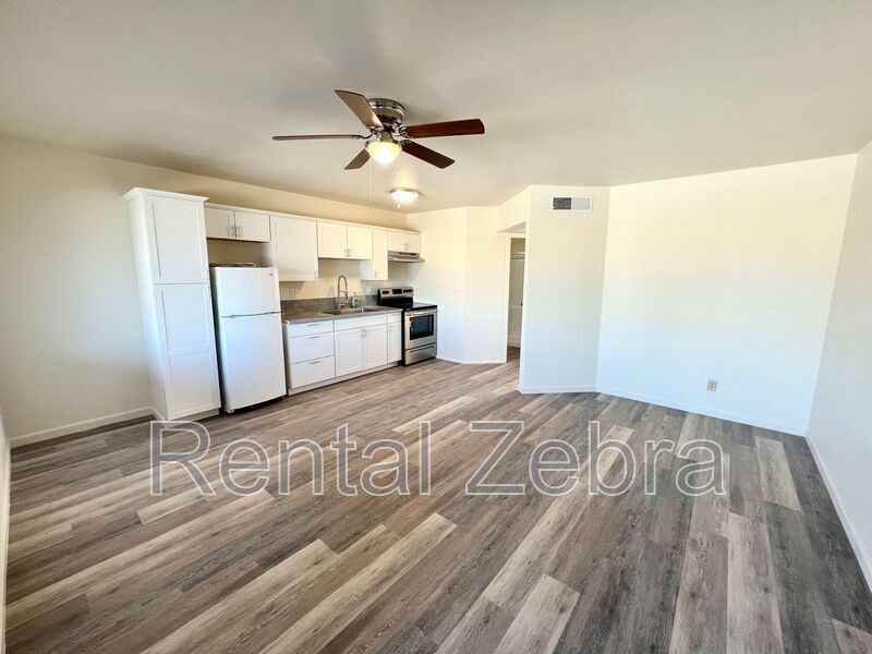 10 E 18th St Unit 2, Merced, CA 95340 Condo for Rent in Merced, CA