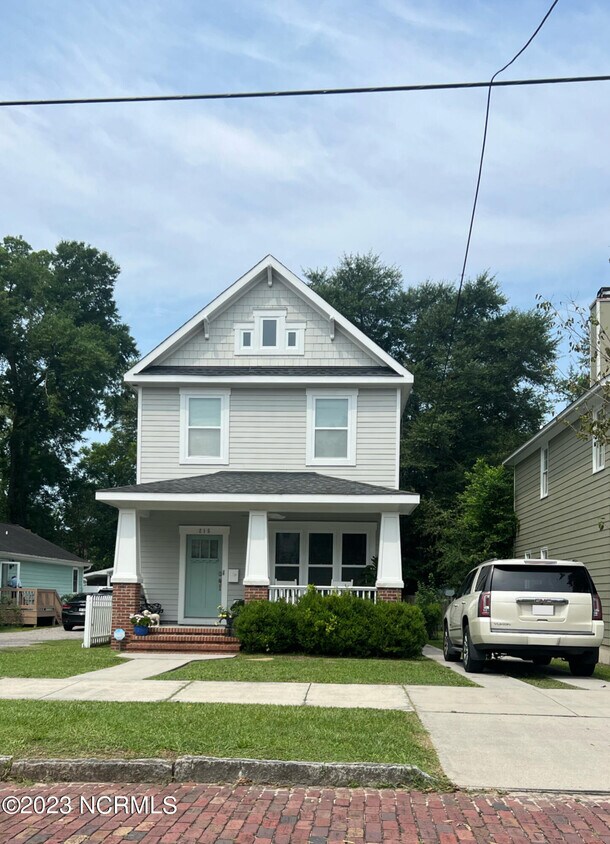 Primary Photo - 215 N 7th St