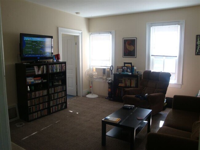 Building Photo - 1 br, 1 bath House - 714 W Madison St 714 ...
