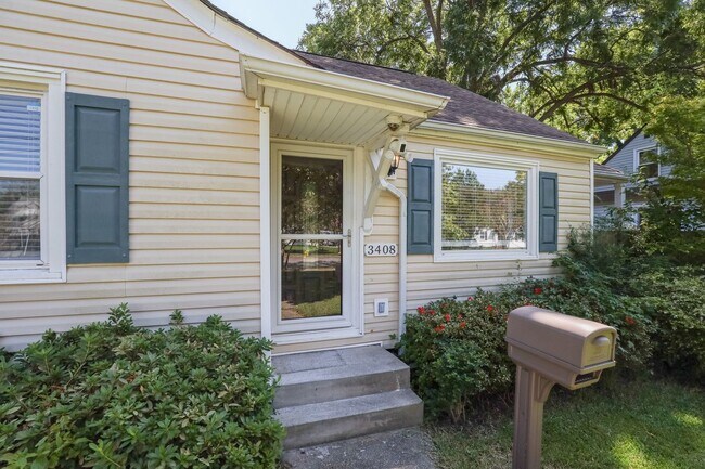 Foto del edificio - Spacious Home Near Downtown Norfolk