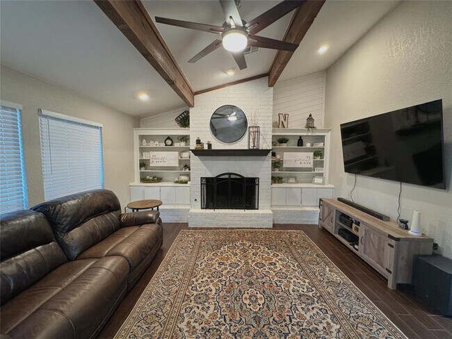 Foto del edificio - 408 Little Chisholm Cir