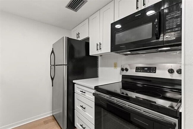Foto del edificio - Welcome to Belleair Bluffs!!!!