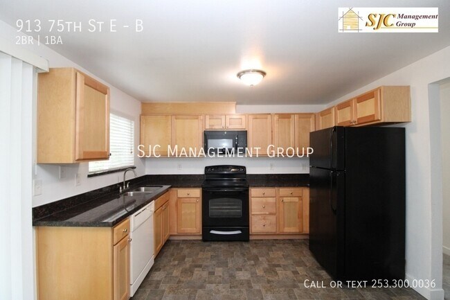 Building Photo - 913 75th St E