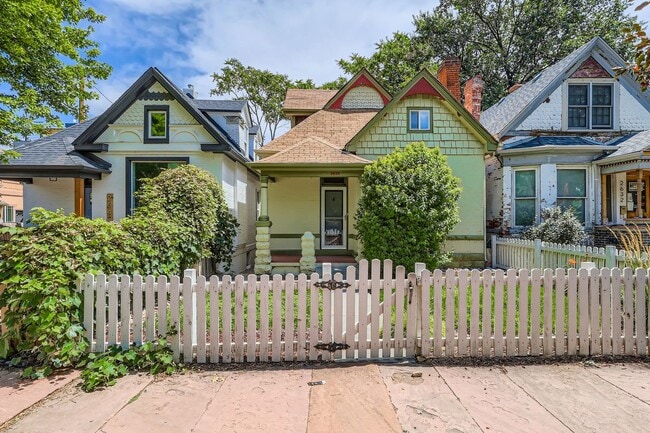 This Home Offers Quality and Privacy and i... - This Home Offers Quality and Privacy and i...