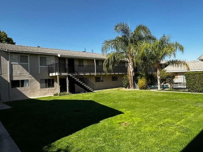 Building Photo - Blue Haven Apartments