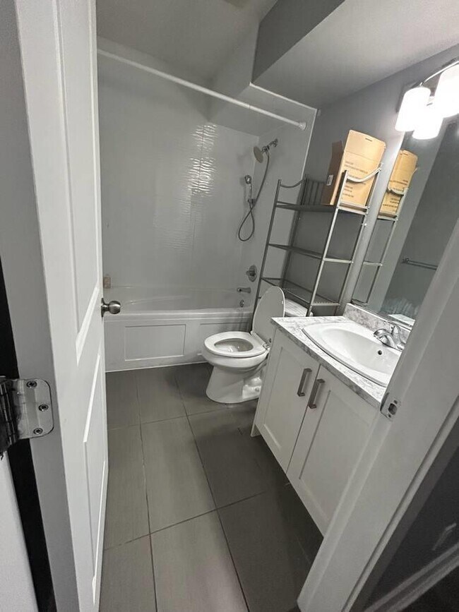Photo du bâtiment - 20999-20980 80 Ave