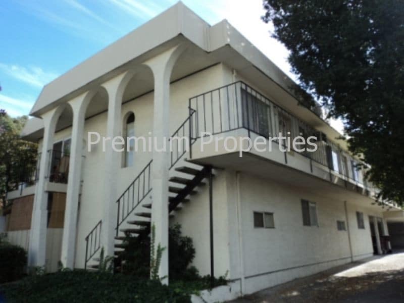 Primary Photo - 1725 Trinity Ave