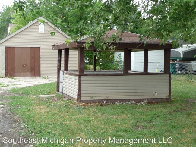 Building Photo - 8620 Republic Ave