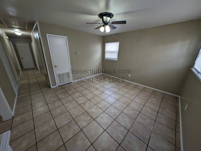 Foto del edificio - 3 bed, 1.5 bath home