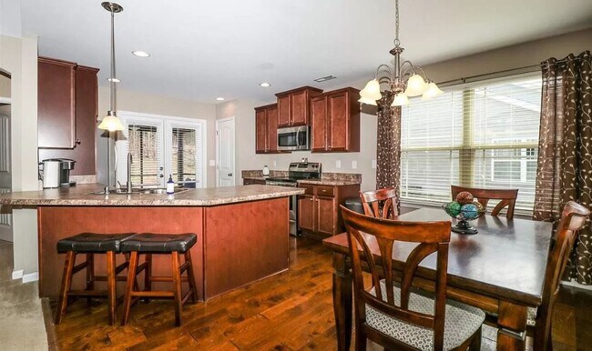 Cocina moderna - 452 Bowers Rd