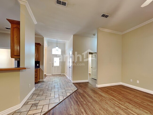 Building Photo - 207 Osage Dr