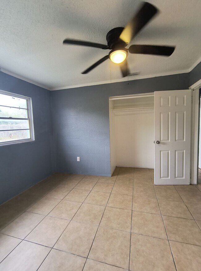 Foto del edificio - 2-Bedroom Home for Rent in Downtown Winter...