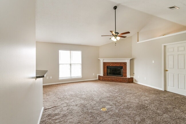 Building Photo - 7395 Bridle Cove