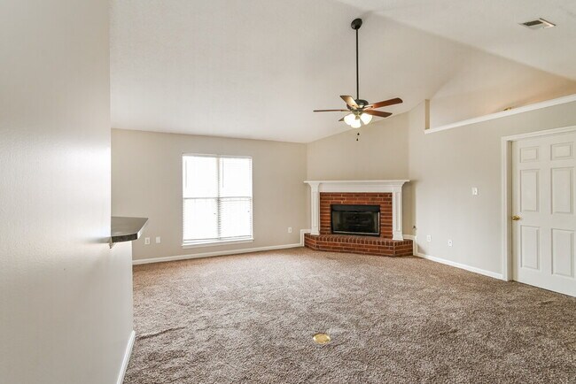 Foto del edificio - 7395 Bridle Cove