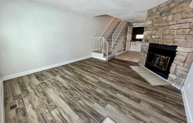 Building Photo - 14242 E Hawaii Cir