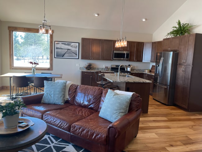 Building Photo - 498 S Badger Trail