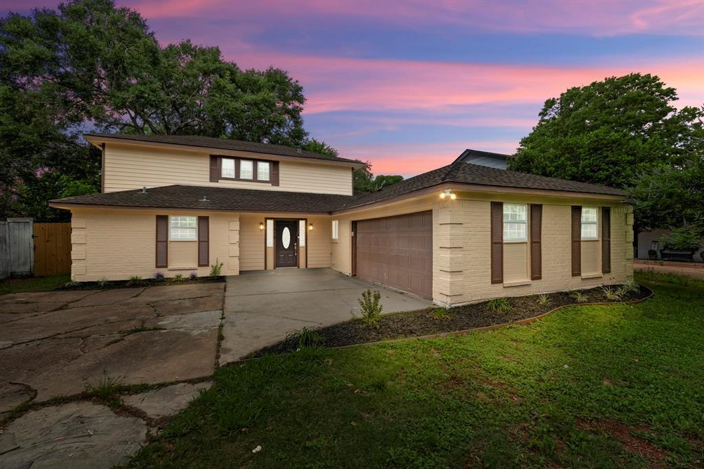 Primary Photo - Remodeled 3-Bed Home with Office & Deck in...