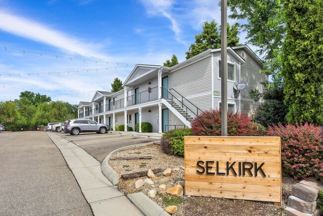 Building Photo - Selkirk Apartments