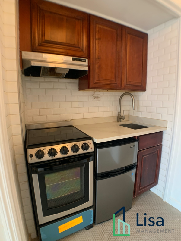 Building Photo - 38 E 81st St