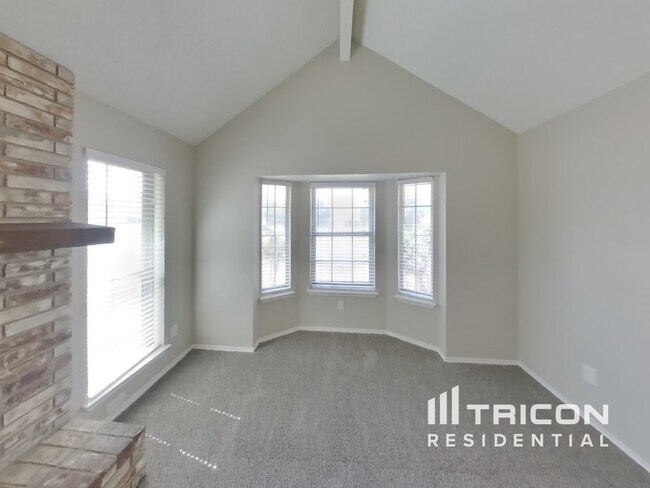 Foto del edificio - 6621 Brookhaven Trail
