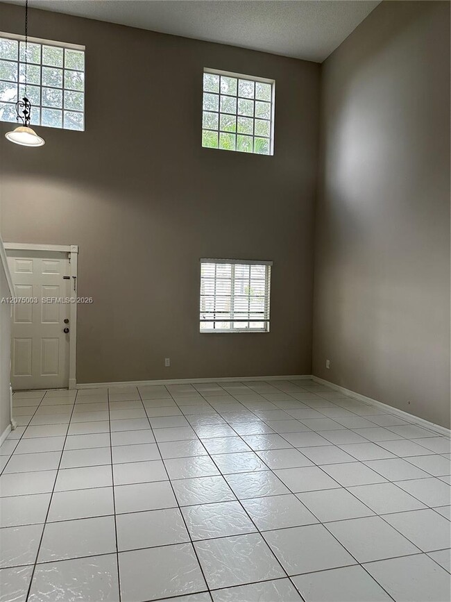 Building Photo - 2403 SW 106th Ave