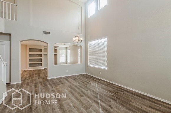 Foto del edificio - SELF TOUR NOW! - 21095 N Leona Blvd, Maric...