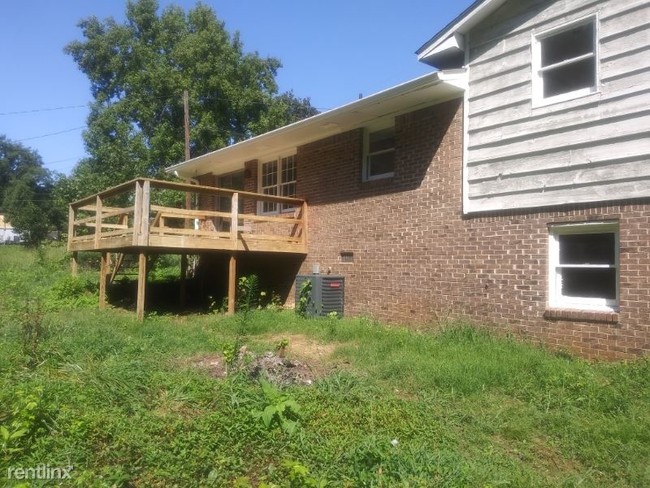 Building Photo - 3 br, 2 bath House - 3150 Sandy Plains Rd