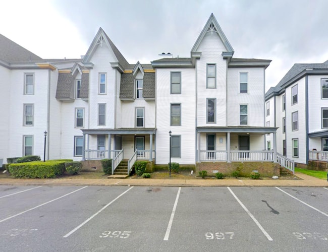 Photo - 1003 Green St Apartment
