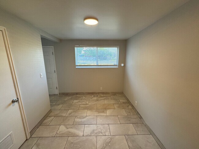 Foto del edificio - 2590 Robin Rd