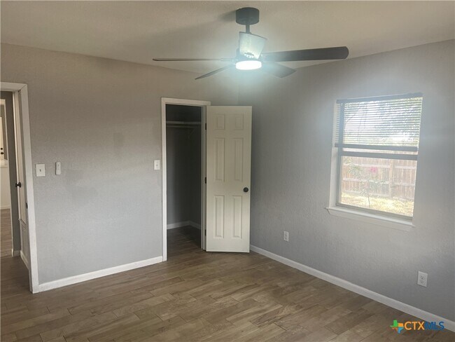 Foto del edificio - 1801 Forest Trail