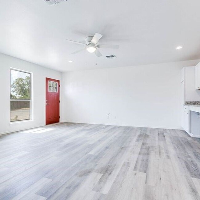 Foto del edificio - New Construction Duplex For Lease!!