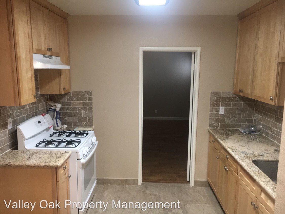 Primary Photo - 2 br, 1 bath House - 526 Kimble St.