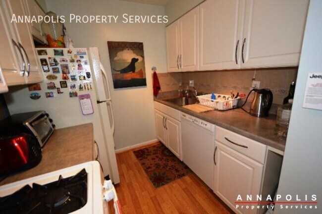Building Photo - 3 silverwood circle #7